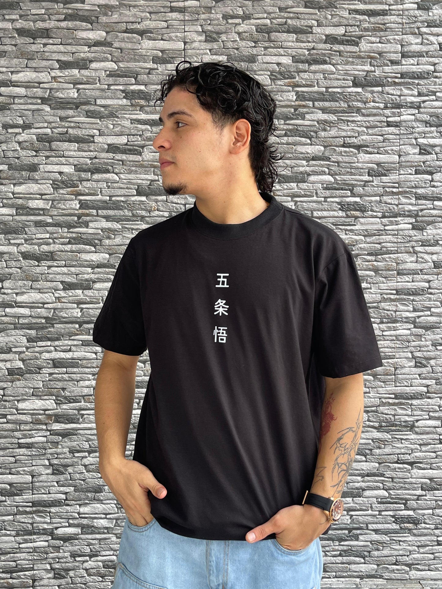 CAMISETA SATORU GOJO V1